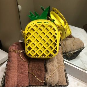 Clever & Cute Pineapple Handbag!